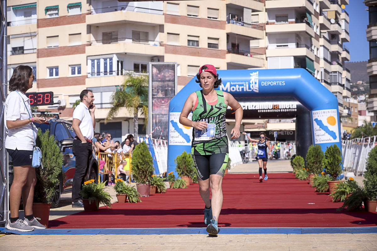 Los marroquís Abdelhadi El Mouaziz y Nazha Machouh reinan en Motril