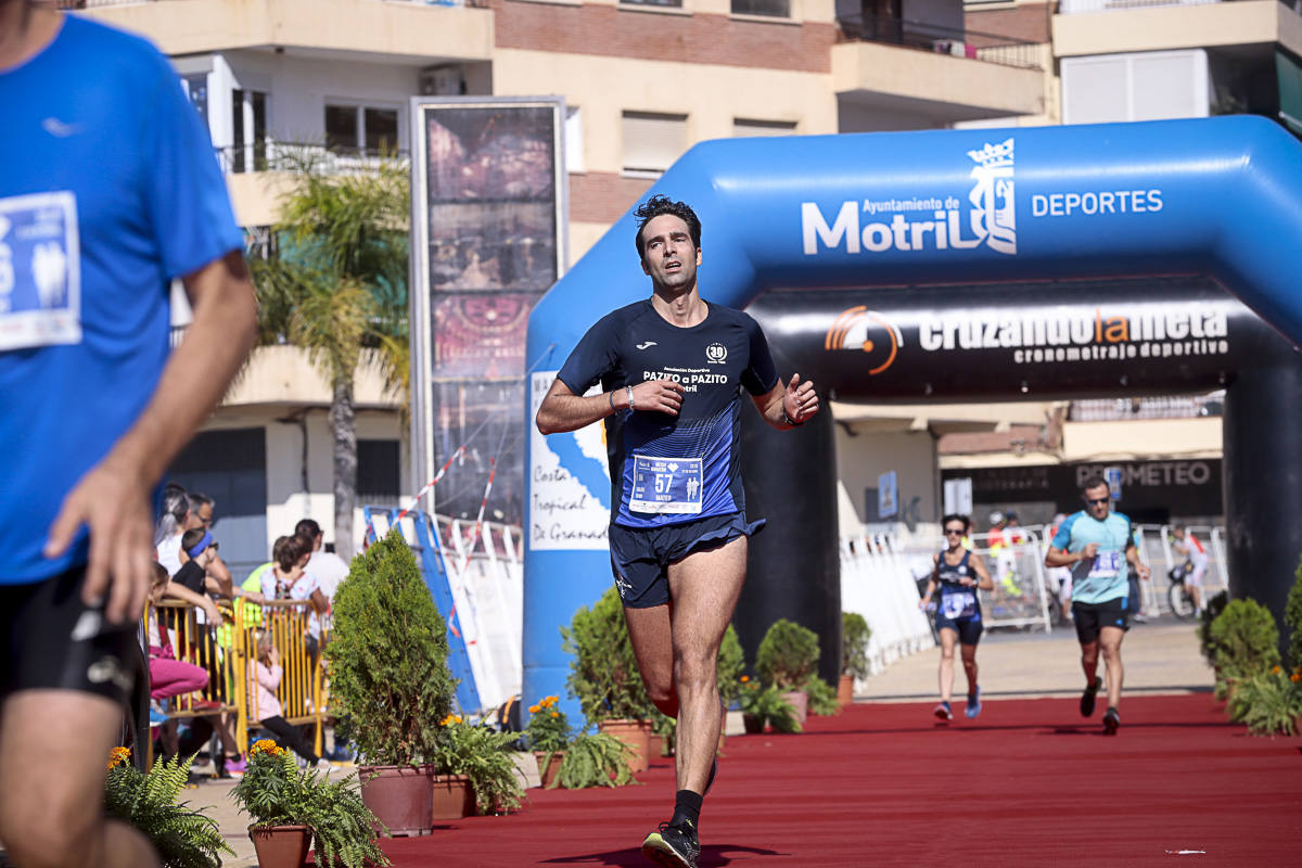 Los marroquís Abdelhadi El Mouaziz y Nazha Machouh reinan en Motril