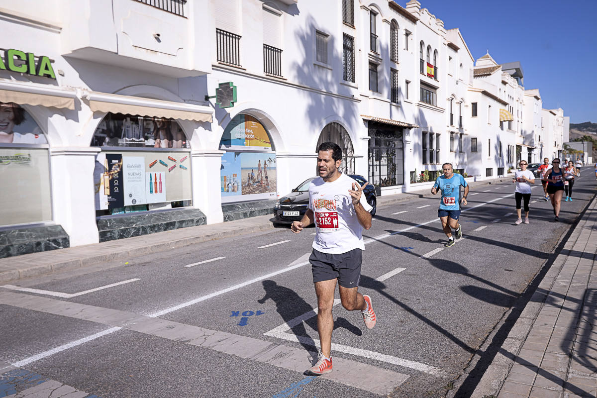 Los marroquís Abdelhadi El Mouaziz y Nazha Machouh reinan en Motril