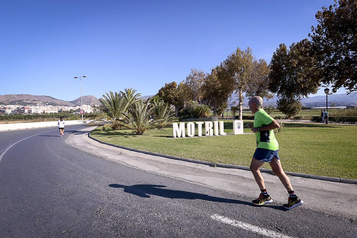 Los marroquís Abdelhadi El Mouaziz y Nazha Machouh reinan en Motril