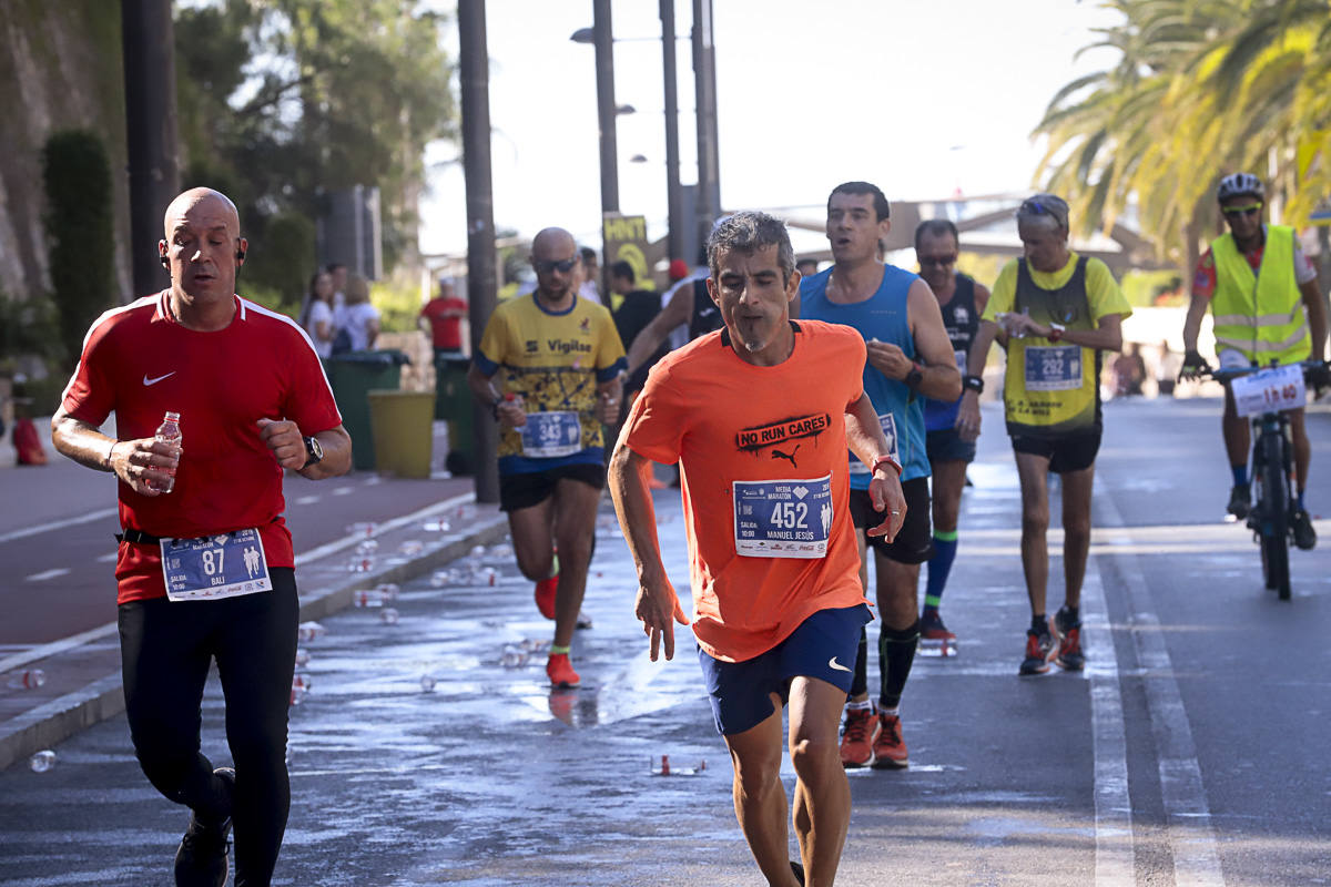 Los marroquís Abdelhadi El Mouaziz y Nazha Machouh reinan en Motril