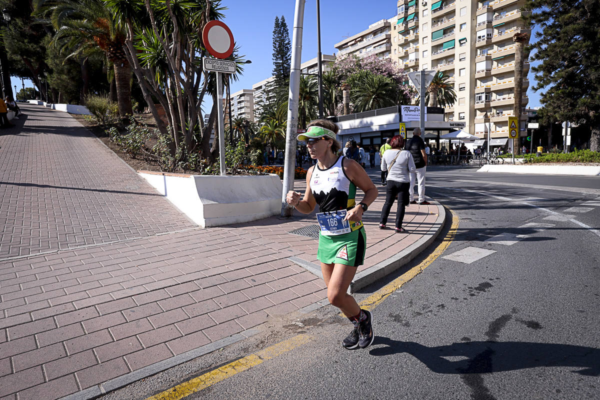 Los marroquís Abdelhadi El Mouaziz y Nazha Machouh reinan en Motril