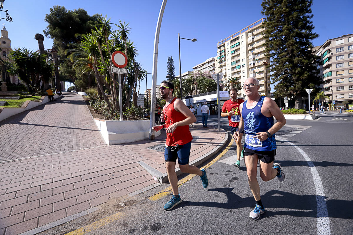 Los marroquís Abdelhadi El Mouaziz y Nazha Machouh reinan en Motril