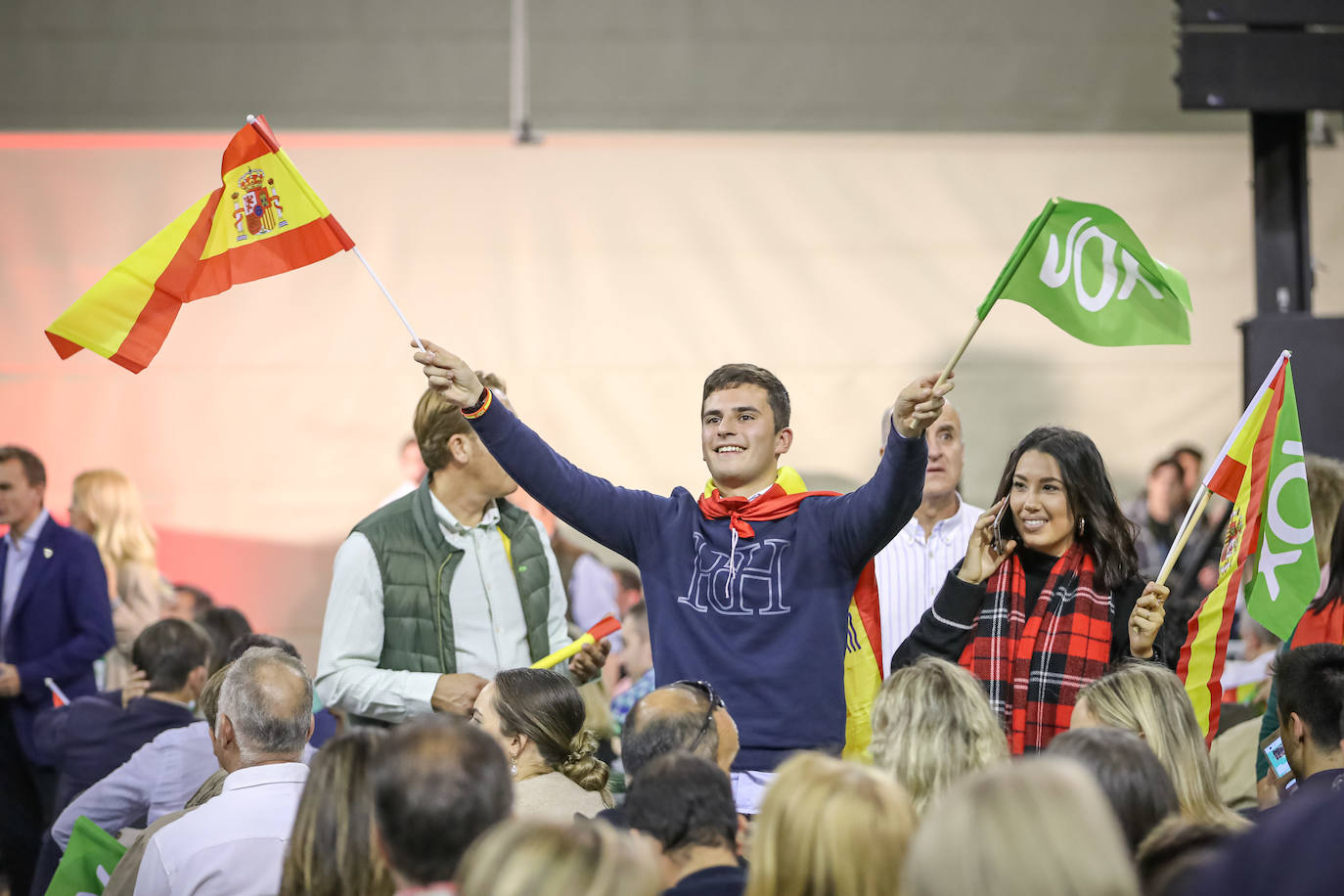 Abascal presenta a su partido como única alternativa para echar a Sánchez de la Moncloa