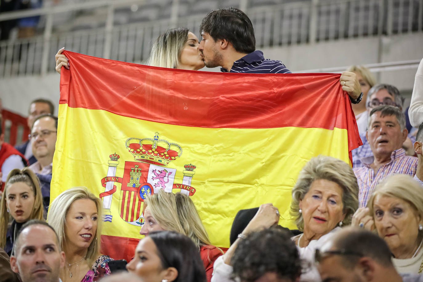 Abascal presenta a su partido como única alternativa para echar a Sánchez de la Moncloa