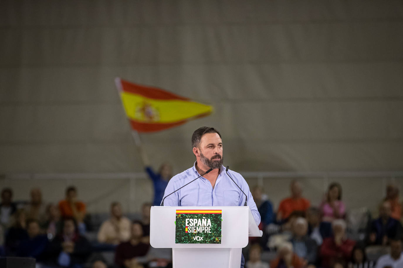 Abascal presenta a su partido como única alternativa para echar a Sánchez de la Moncloa