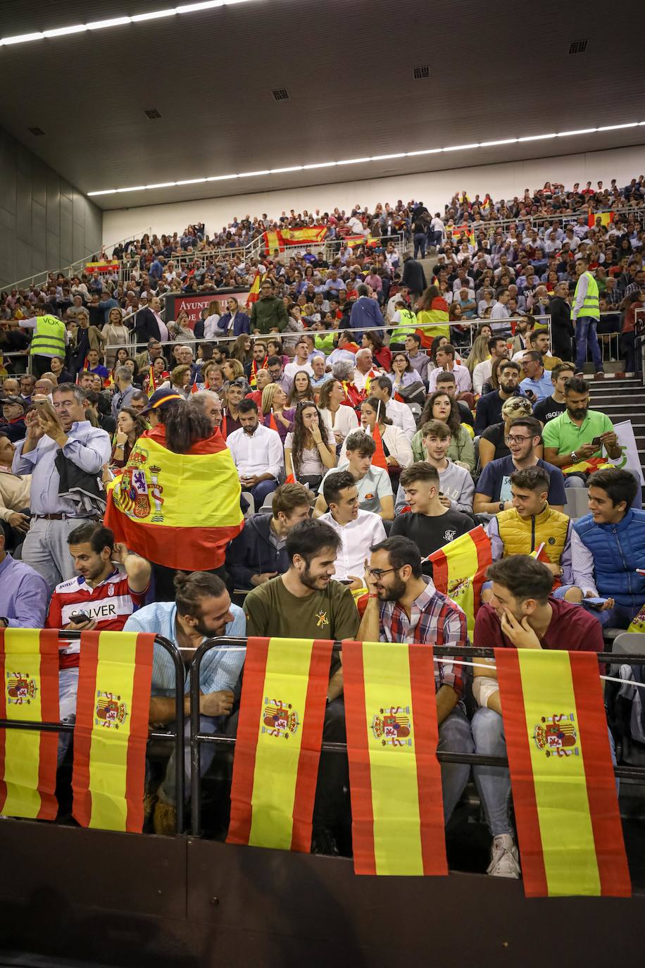 Abascal presenta a su partido como única alternativa para echar a Sánchez de la Moncloa