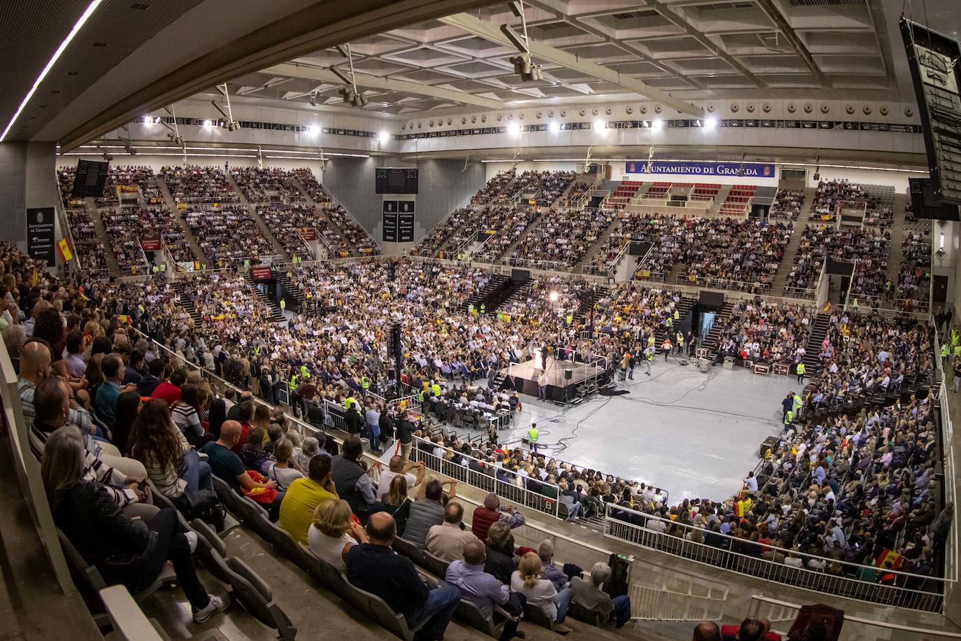 Abascal presenta a su partido como única alternativa para echar a Sánchez de la Moncloa