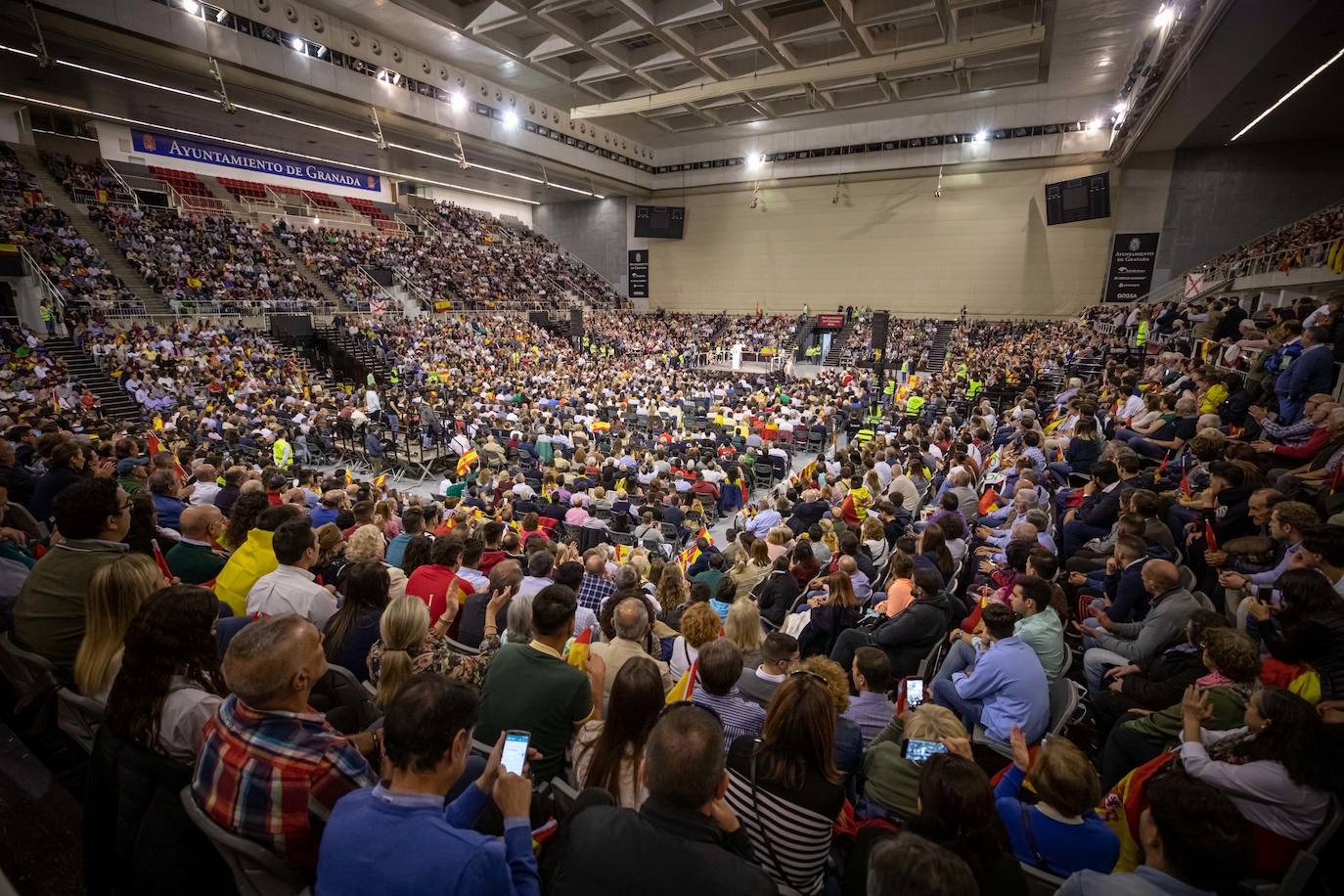 Abascal presenta a su partido como única alternativa para echar a Sánchez de la Moncloa