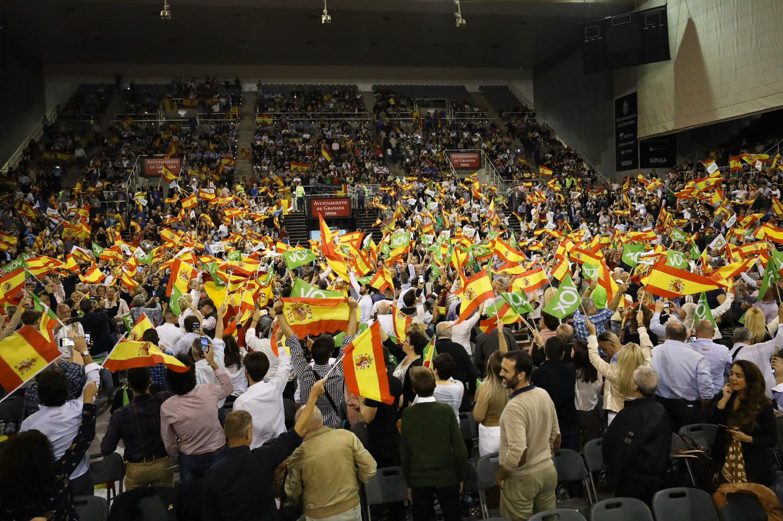 Abascal presenta a su partido como única alternativa para echar a Sánchez de la Moncloa