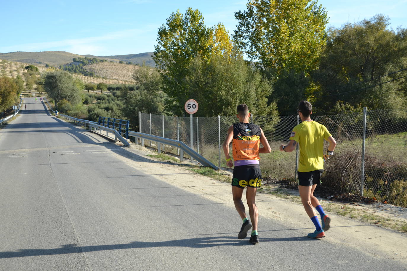 Cerca de 150 deportistas, entre participantes del trail, minitrail y senderistas, celebran en esta prueba que tuvo lugar en una agradable mañana de domingo 