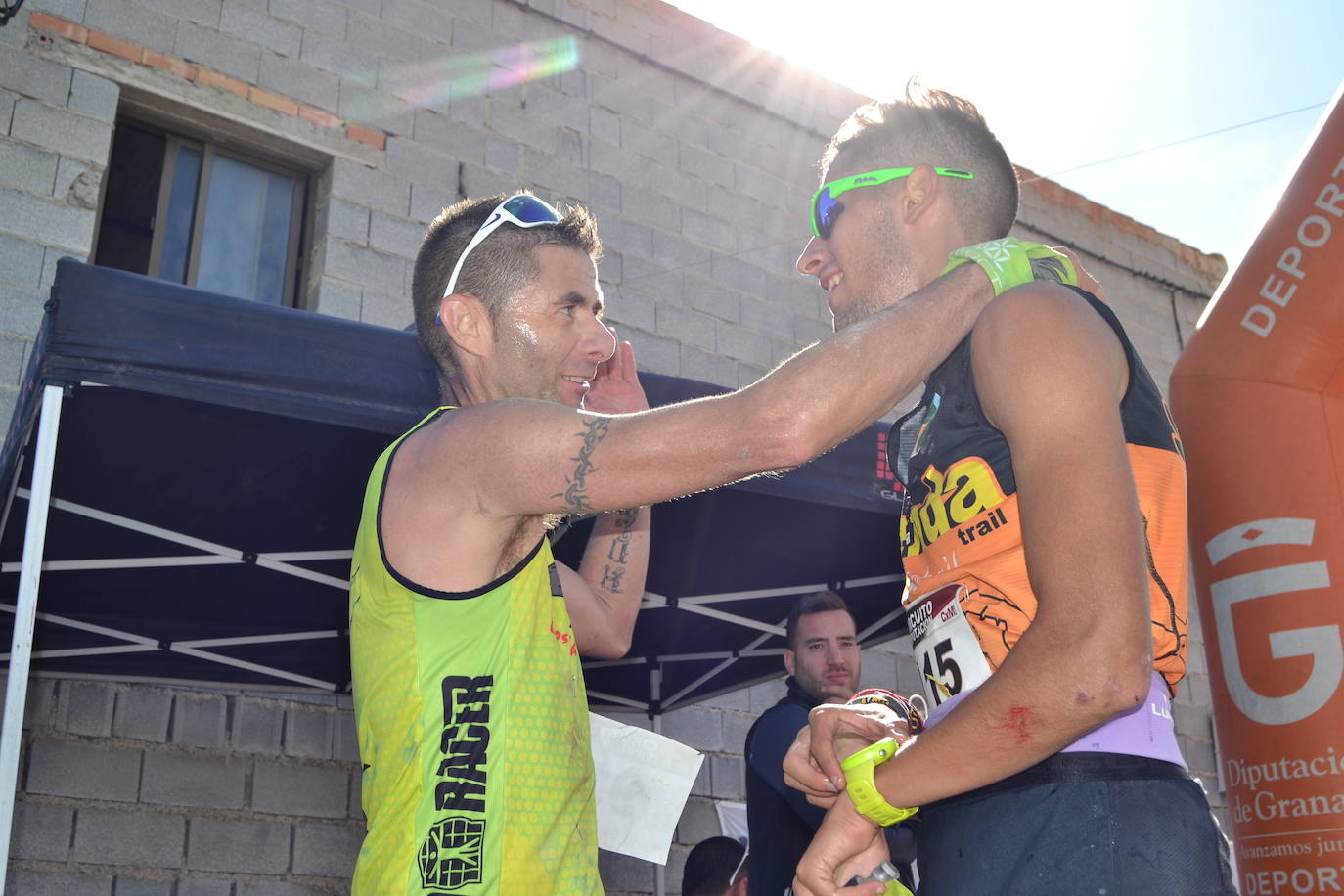 Cerca de 150 deportistas, entre participantes del trail, minitrail y senderistas, celebran en esta prueba que tuvo lugar en una agradable mañana de domingo 