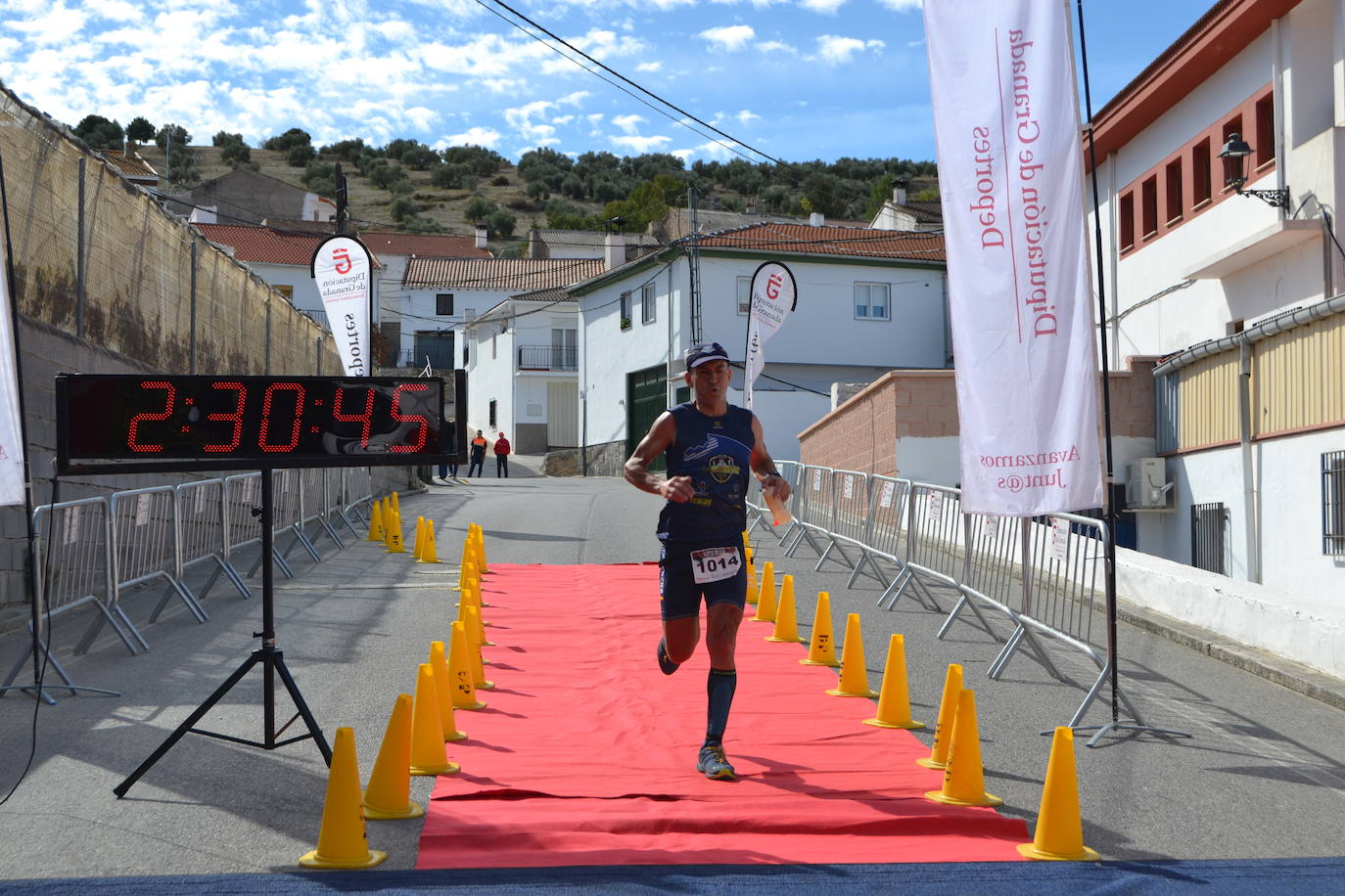 Cerca de 150 deportistas, entre participantes del trail, minitrail y senderistas, celebran en esta prueba que tuvo lugar en una agradable mañana de domingo 