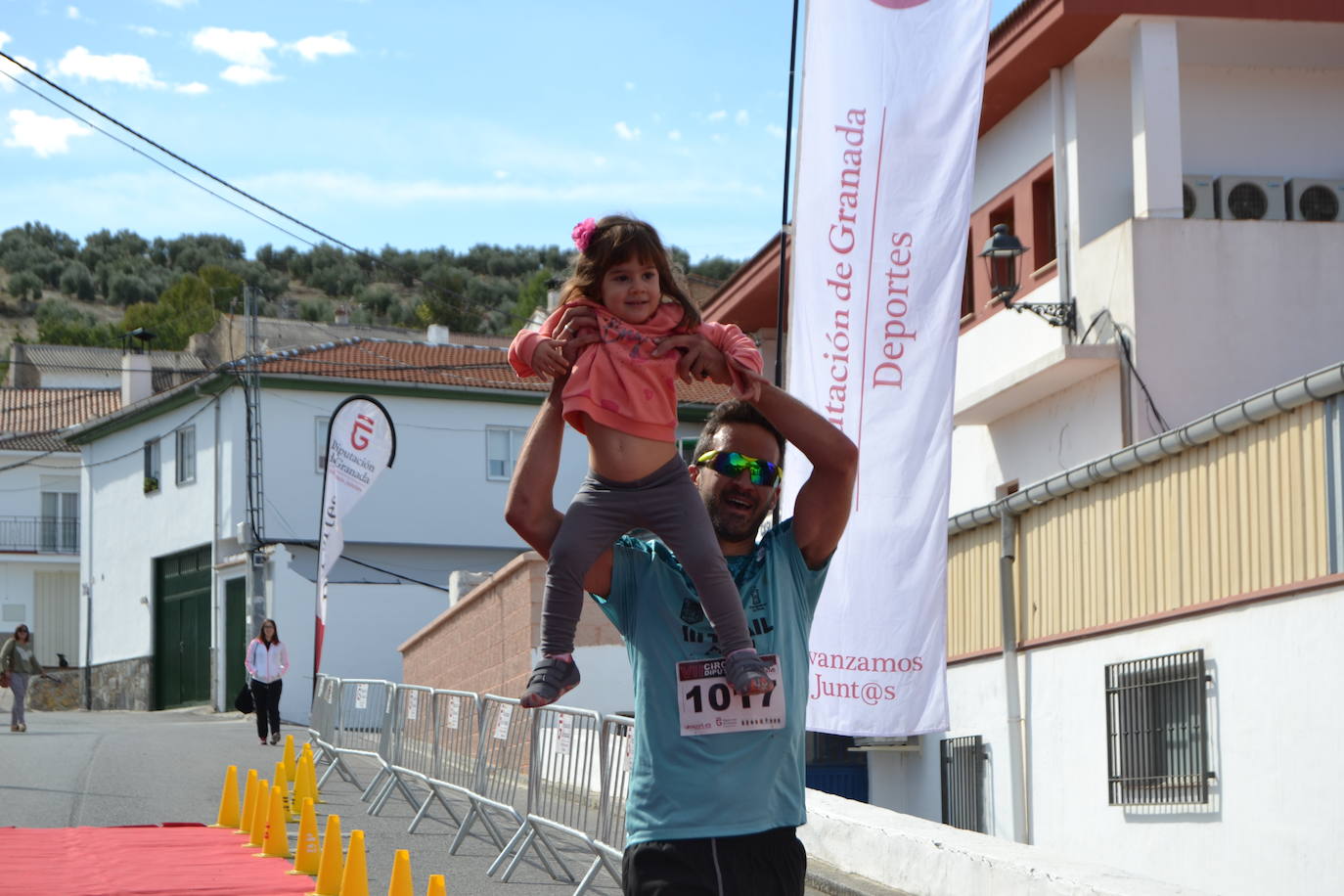 Cerca de 150 deportistas, entre participantes del trail, minitrail y senderistas, celebran en esta prueba que tuvo lugar en una agradable mañana de domingo 