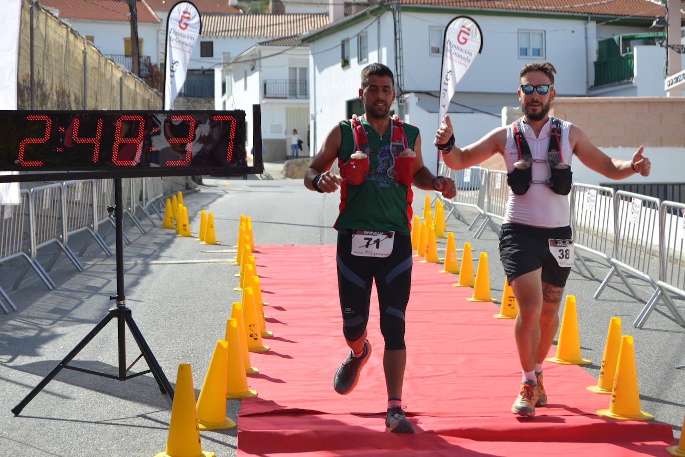 Cerca de 150 deportistas, entre participantes del trail, minitrail y senderistas, celebran en esta prueba que tuvo lugar en una agradable mañana de domingo 