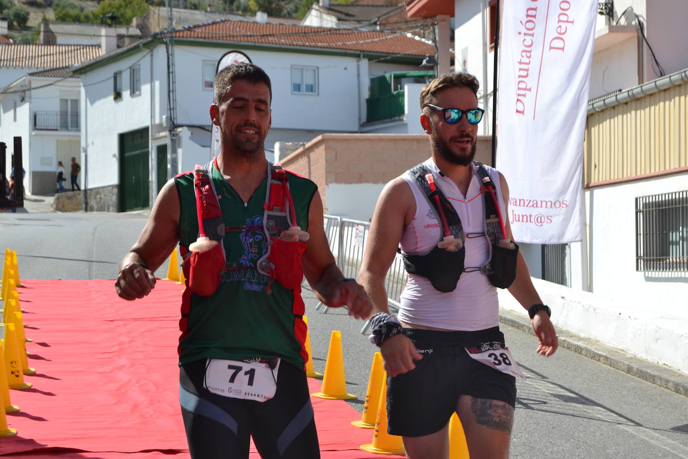 Cerca de 150 deportistas, entre participantes del trail, minitrail y senderistas, celebran en esta prueba que tuvo lugar en una agradable mañana de domingo 