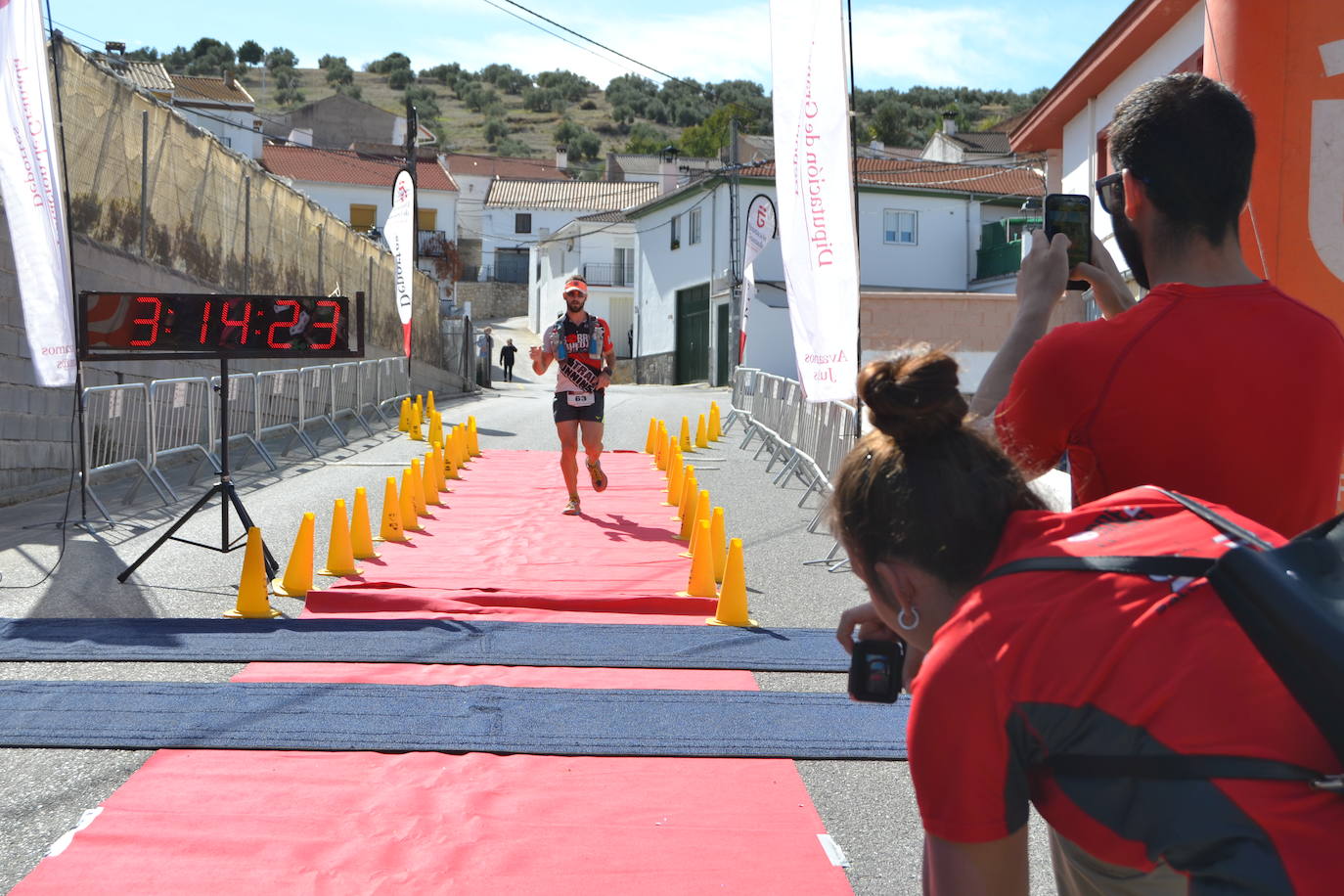 Cerca de 150 deportistas, entre participantes del trail, minitrail y senderistas, celebran en esta prueba que tuvo lugar en una agradable mañana de domingo 