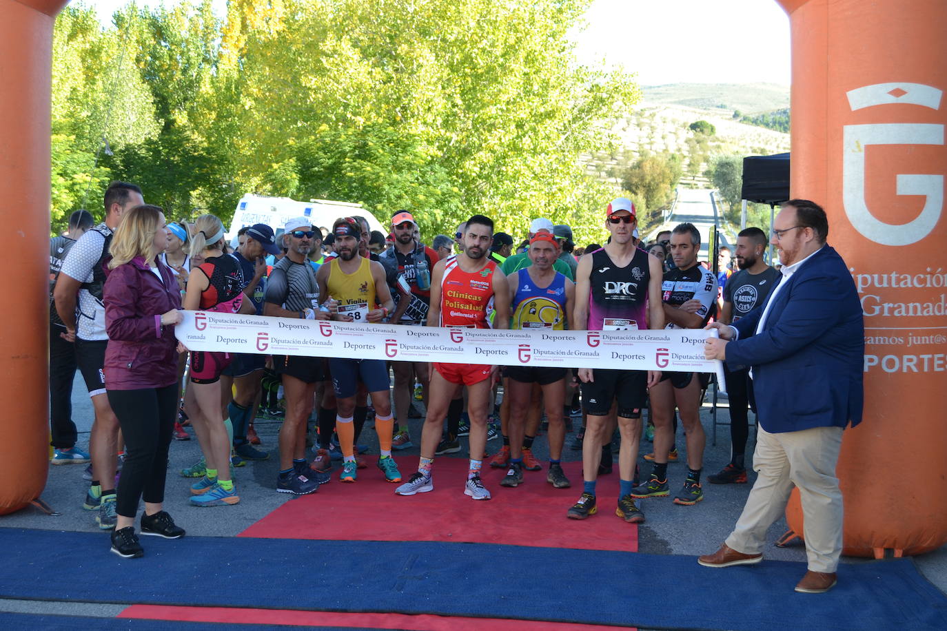 Cerca de 150 deportistas, entre participantes del trail, minitrail y senderistas, celebran en esta prueba que tuvo lugar en una agradable mañana de domingo 