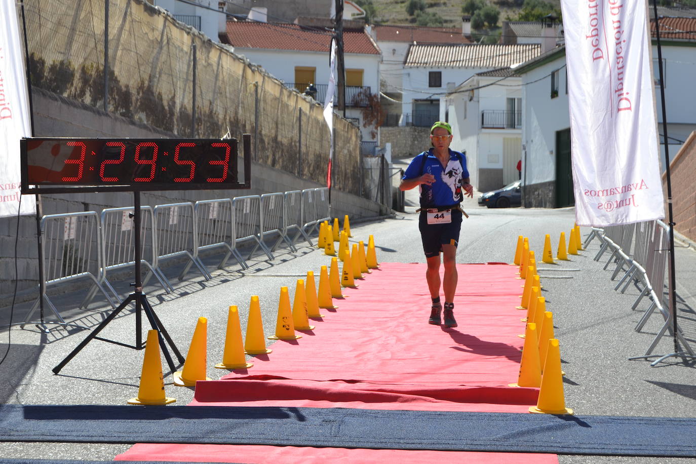 Cerca de 150 deportistas, entre participantes del trail, minitrail y senderistas, celebran en esta prueba que tuvo lugar en una agradable mañana de domingo 