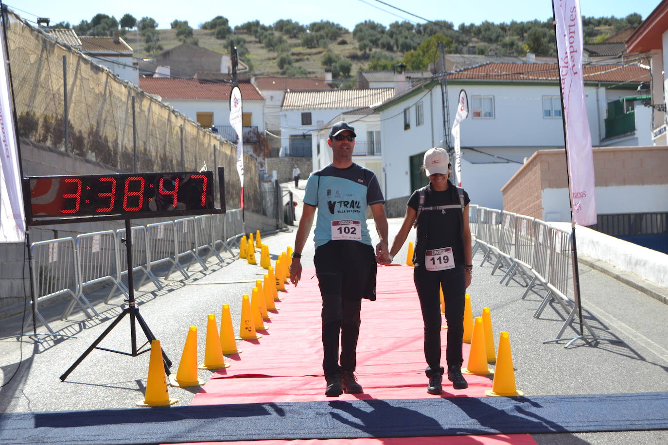 Cerca de 150 deportistas, entre participantes del trail, minitrail y senderistas, celebran en esta prueba que tuvo lugar en una agradable mañana de domingo 