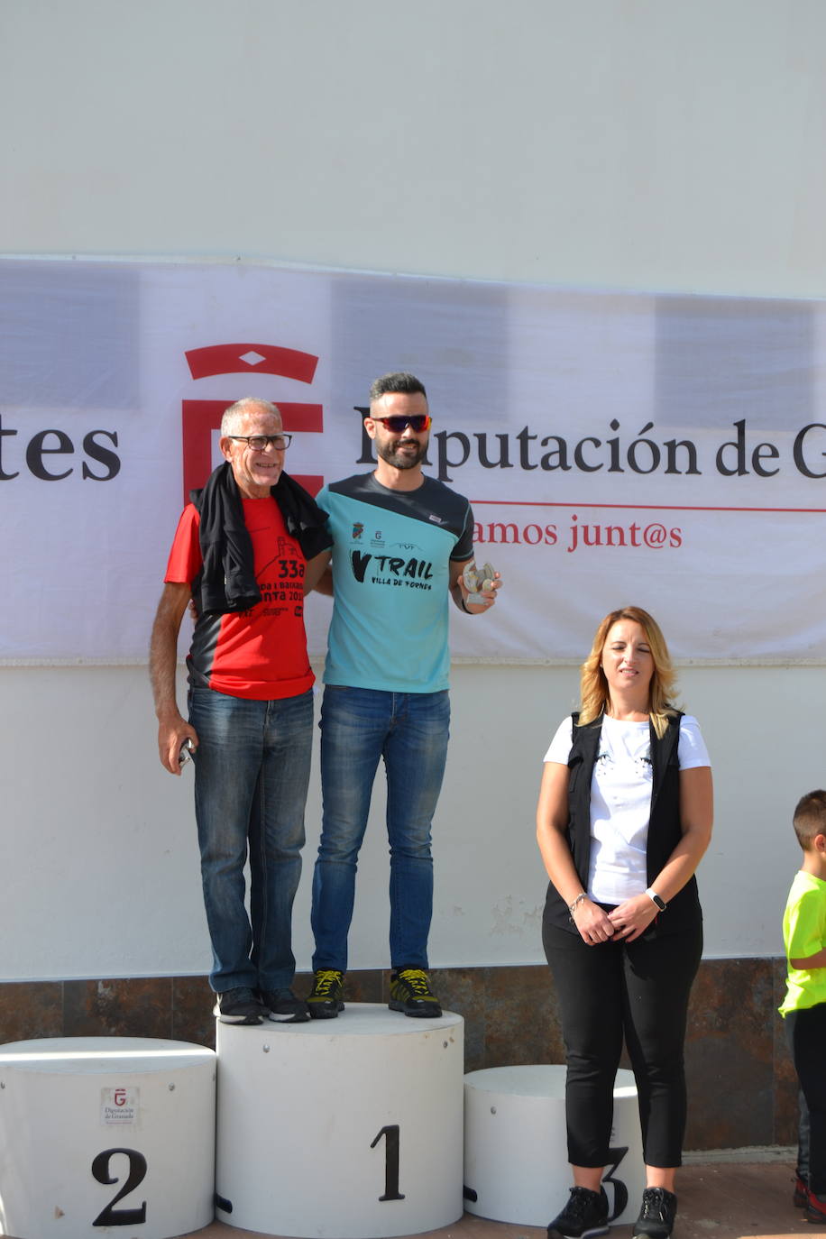 Cerca de 150 deportistas, entre participantes del trail, minitrail y senderistas, celebran en esta prueba que tuvo lugar en una agradable mañana de domingo 