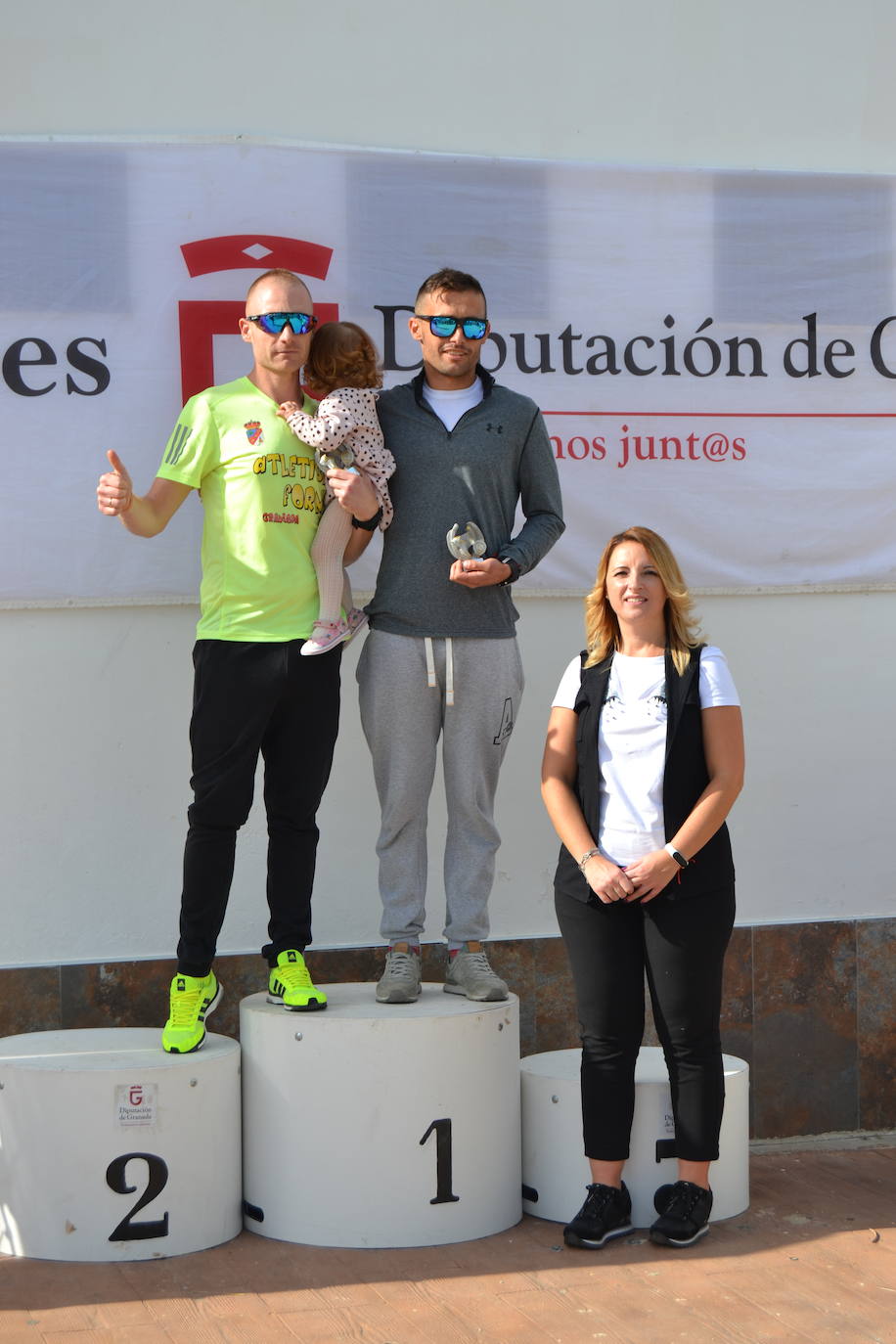 Cerca de 150 deportistas, entre participantes del trail, minitrail y senderistas, celebran en esta prueba que tuvo lugar en una agradable mañana de domingo 