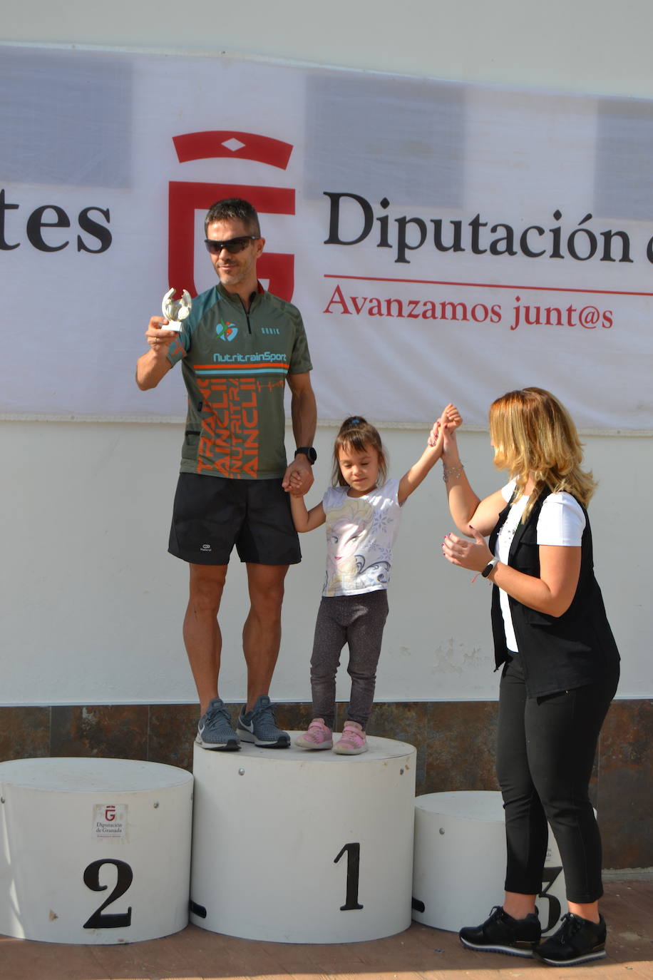 Cerca de 150 deportistas, entre participantes del trail, minitrail y senderistas, celebran en esta prueba que tuvo lugar en una agradable mañana de domingo 