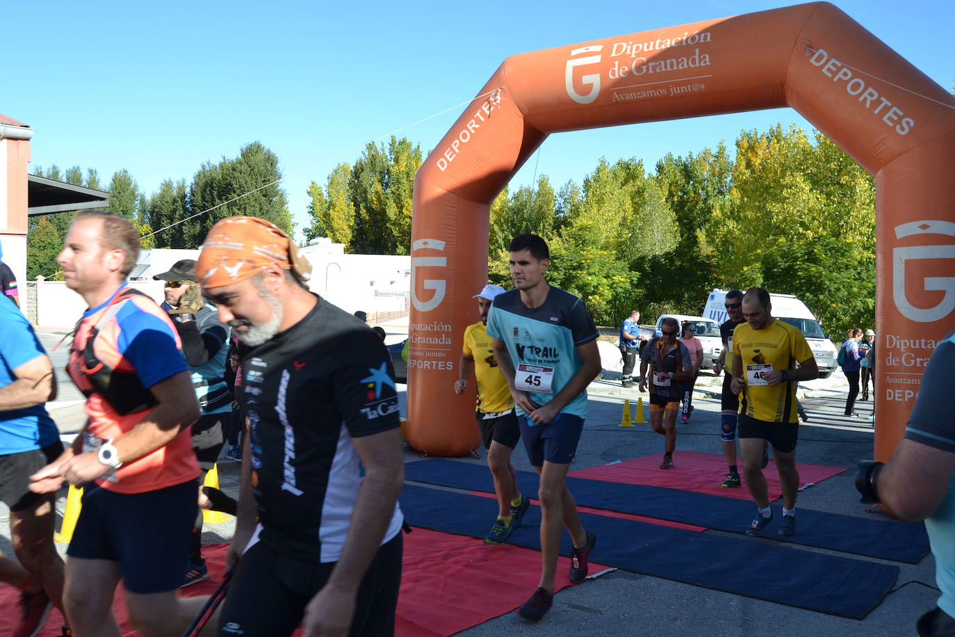 Cerca de 150 deportistas, entre participantes del trail, minitrail y senderistas, celebran en esta prueba que tuvo lugar en una agradable mañana de domingo 