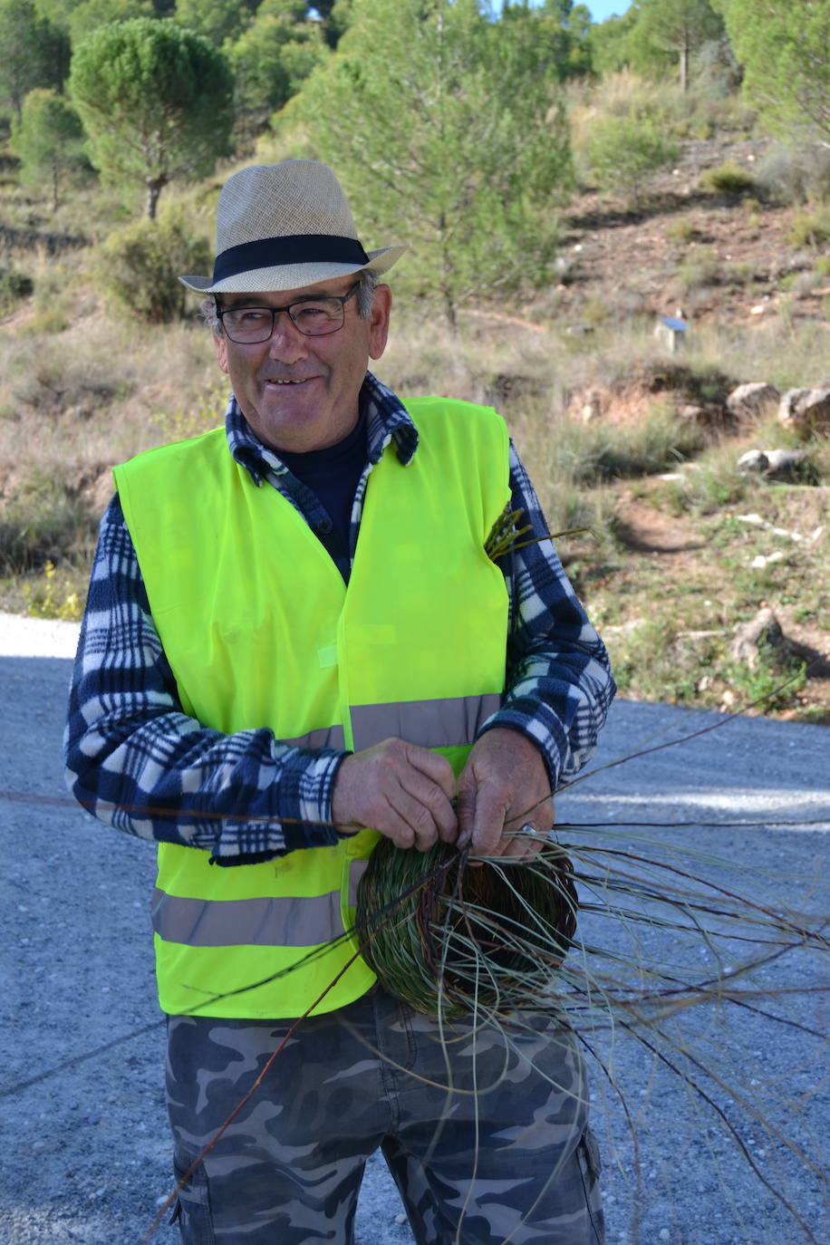 Cerca de 150 deportistas, entre participantes del trail, minitrail y senderistas, celebran en esta prueba que tuvo lugar en una agradable mañana de domingo 