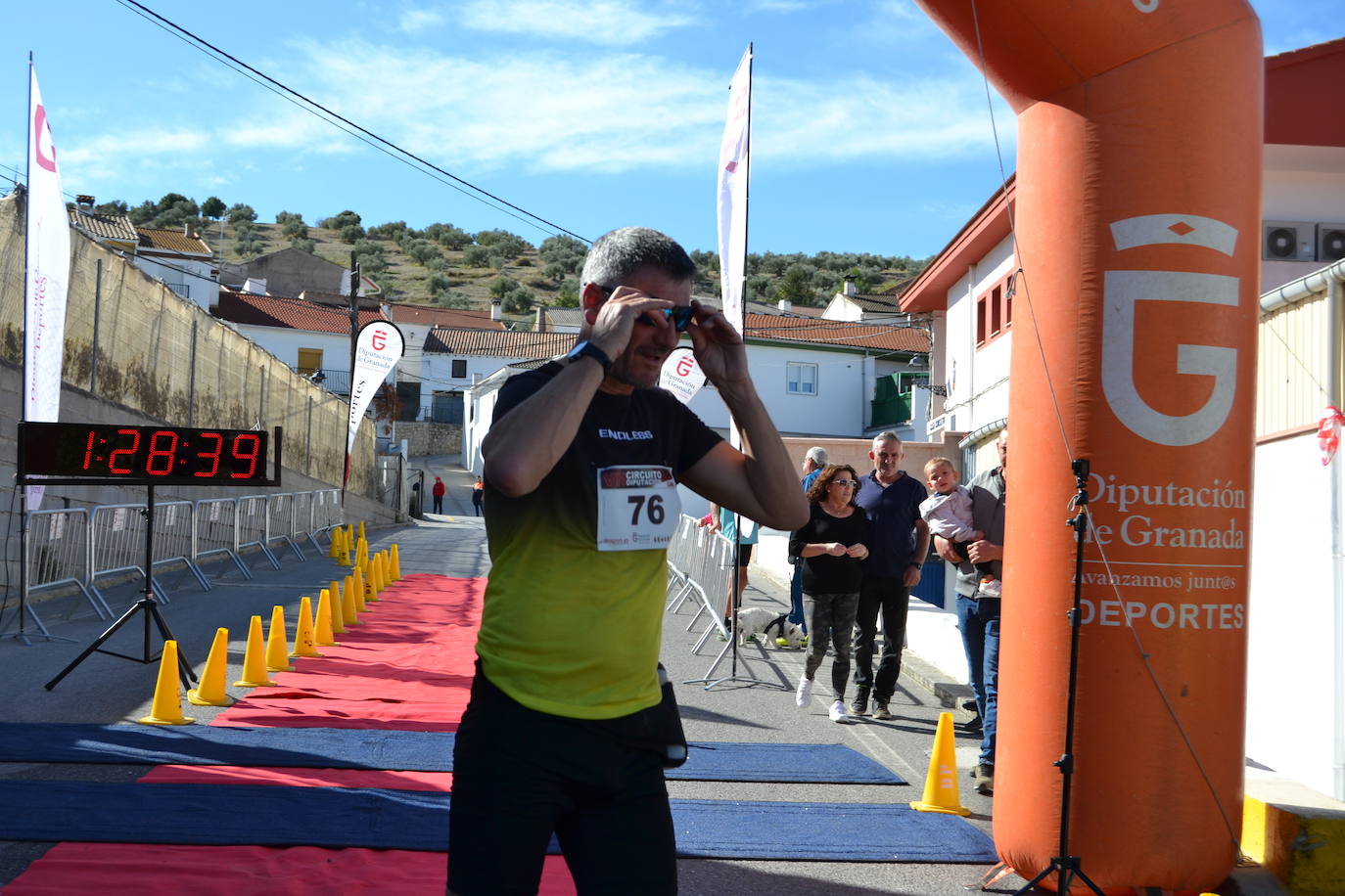 Cerca de 150 deportistas, entre participantes del trail, minitrail y senderistas, celebran en esta prueba que tuvo lugar en una agradable mañana de domingo 