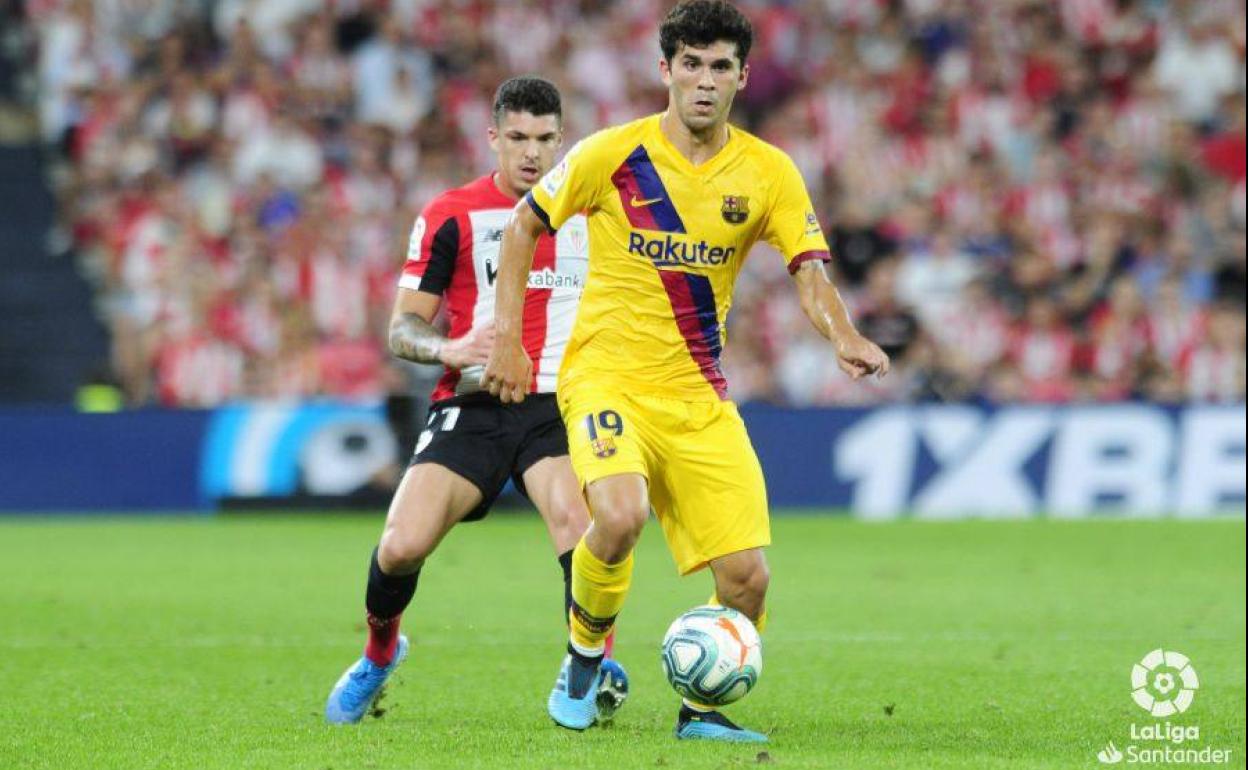 Carles Aleñá conduce el balón en la primera jornada de Liga. 