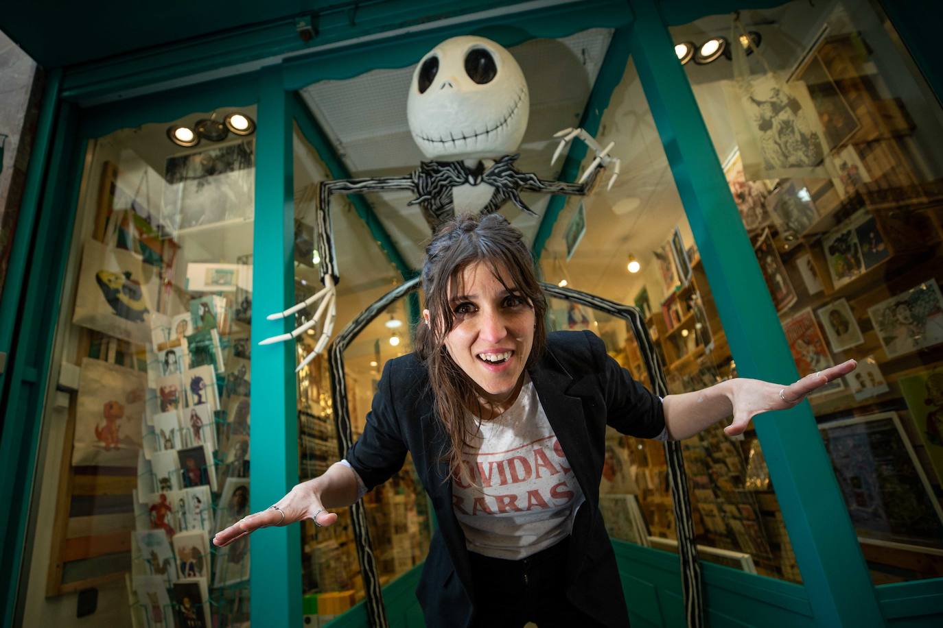 Jack Skeleton luce imponente en 'La Madriguera' de la calle Cruz, ubicada en el corazón del barrio de La Magdalena 