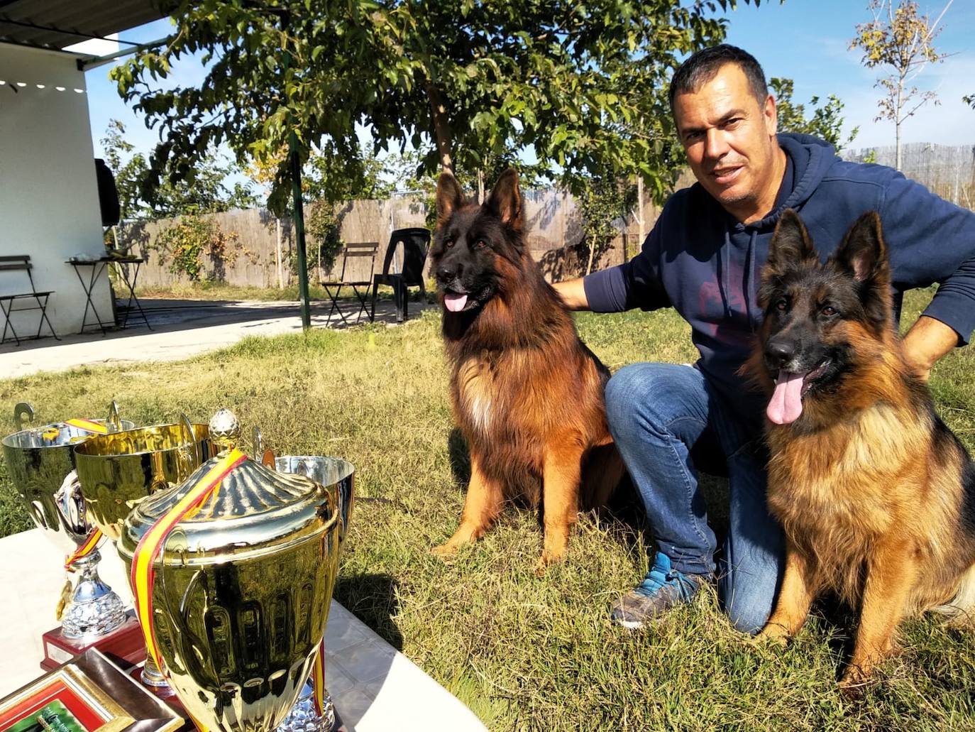 Mary de Sagasta, criada en Cúllar Vega, vencedora del Campeonato Mundial de Pastores Alemanes