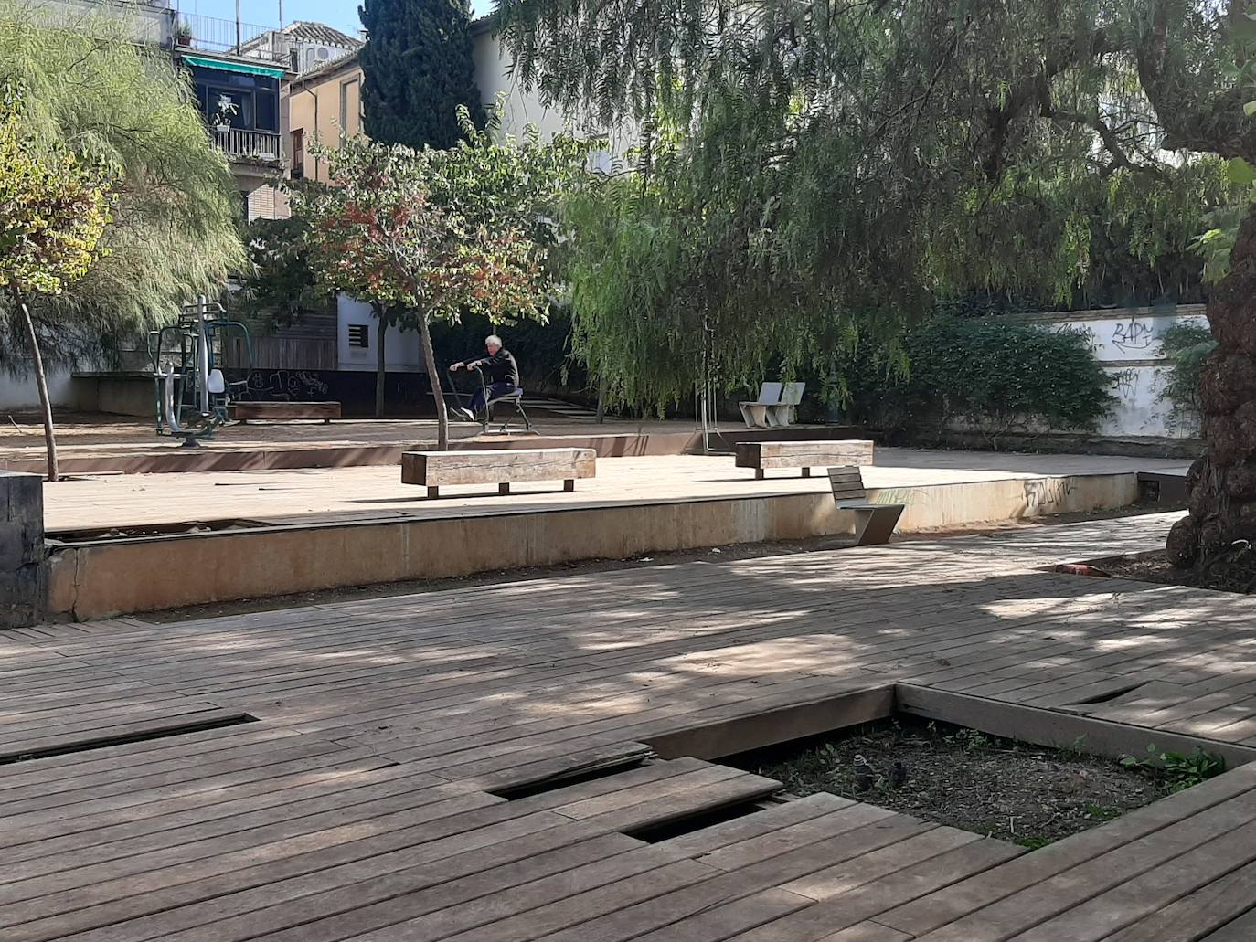 Fotos: Este es el mal estado del parque del Cuarto Real de Granada