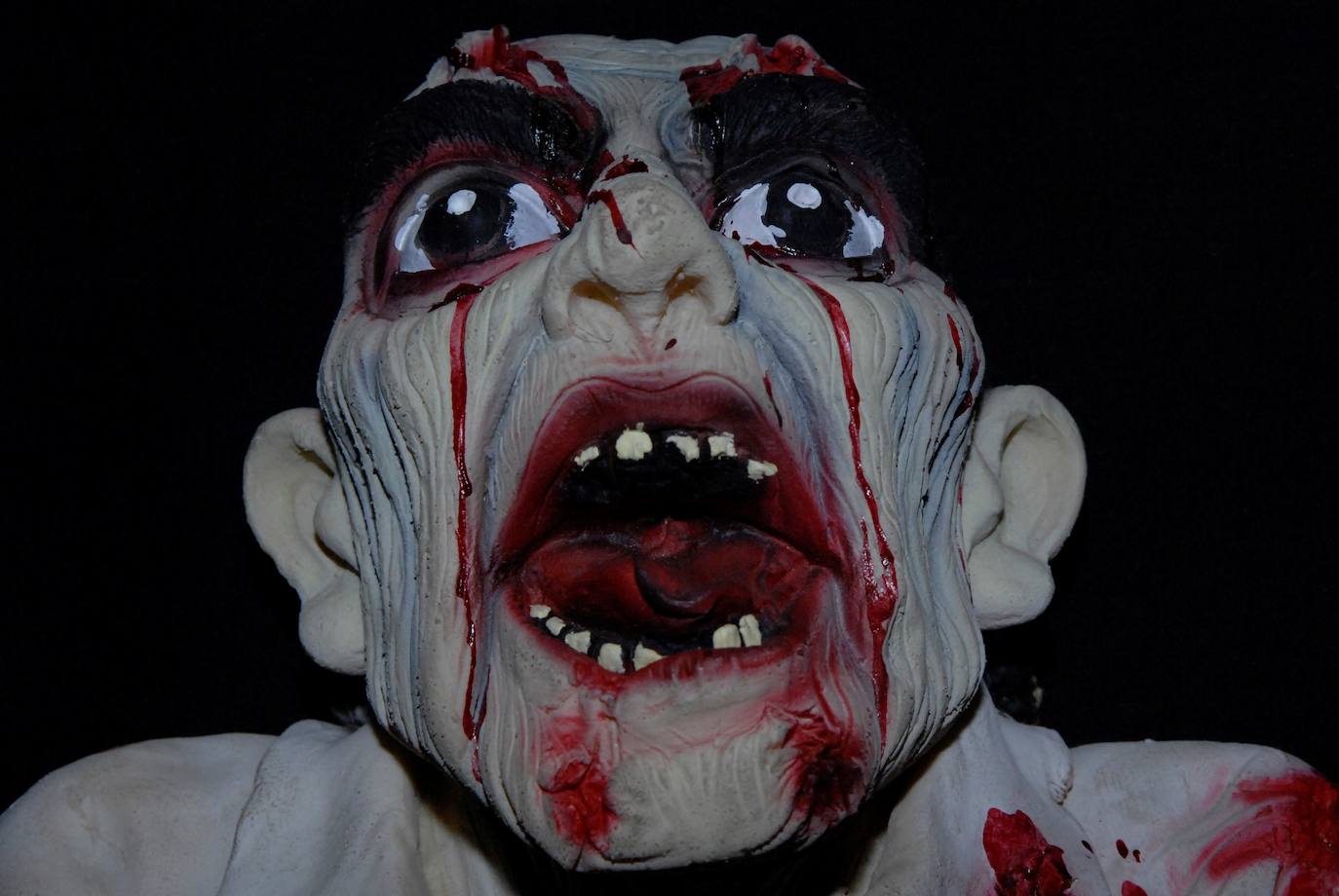 Órgiva saca sus galas más terroríficas.