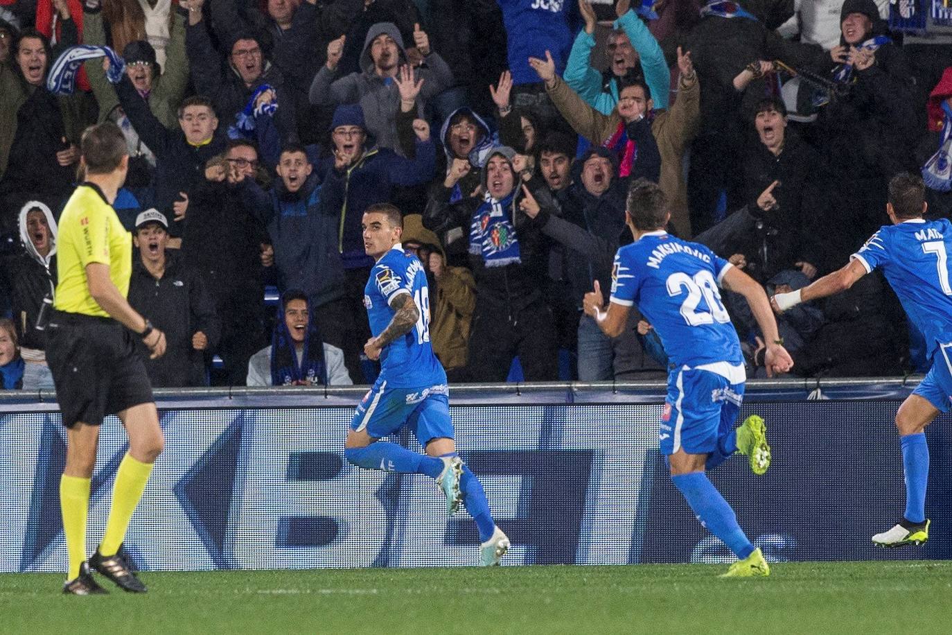 Las mejores instantáneas del choque en el Coliseum Alfonso Pérez