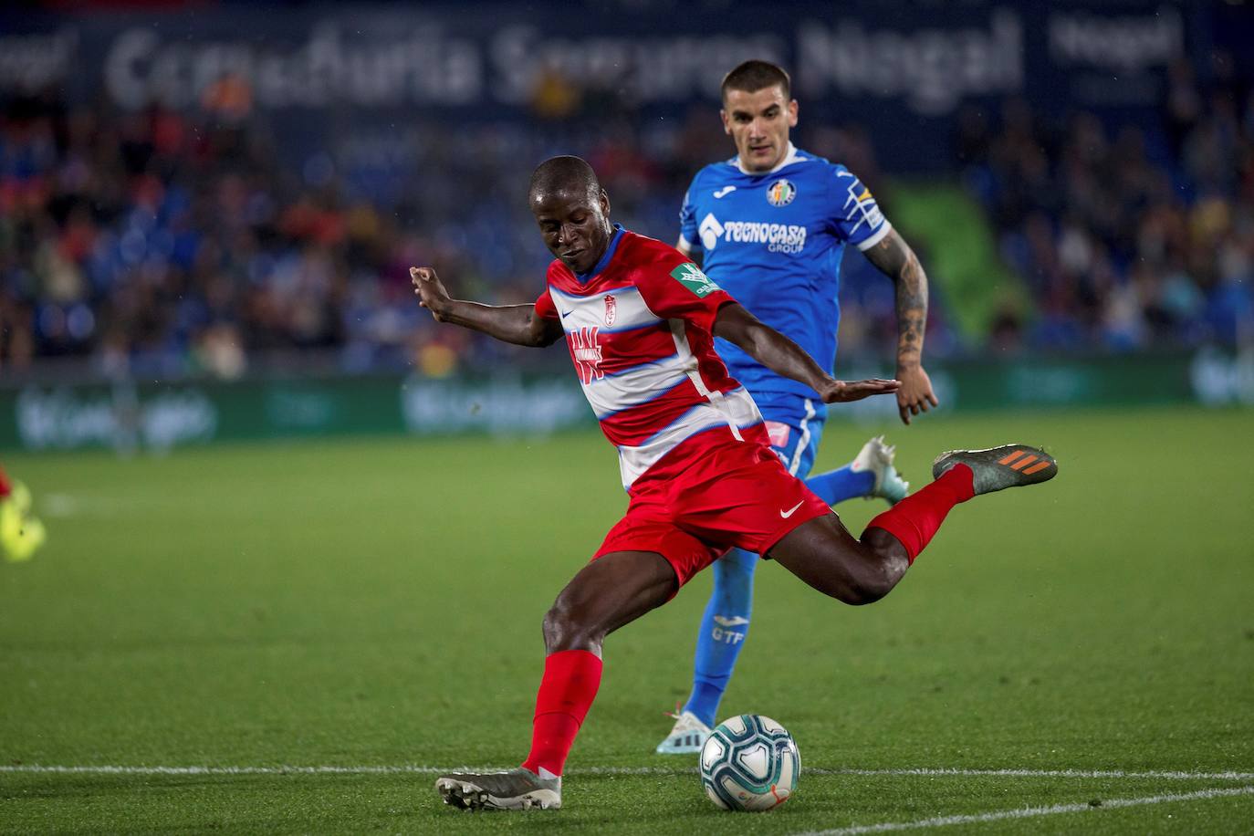 Las mejores instantáneas del choque en el Coliseum Alfonso Pérez