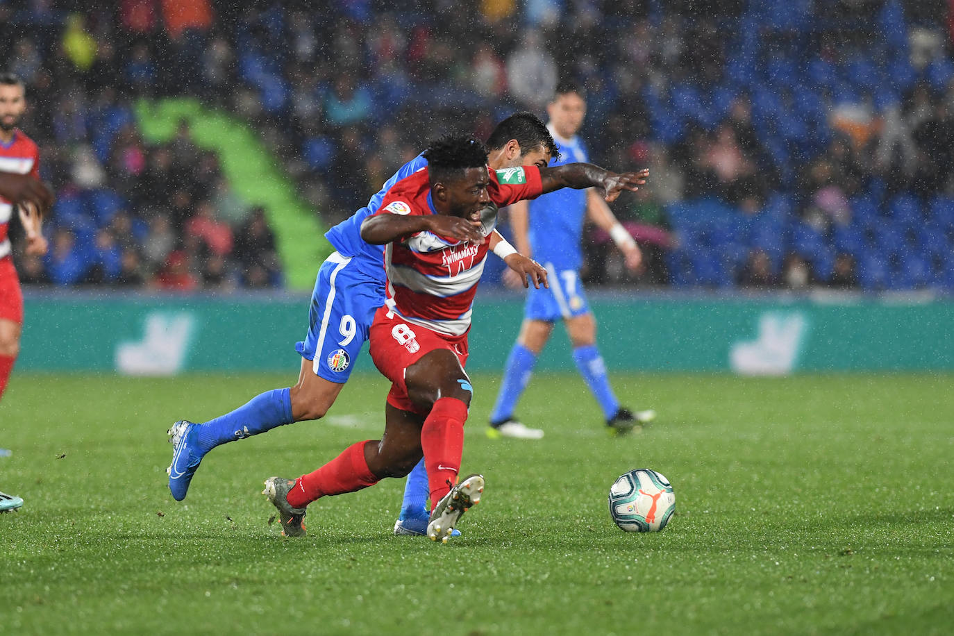 Las mejores instantáneas del choque en el Coliseum Alfonso Pérez