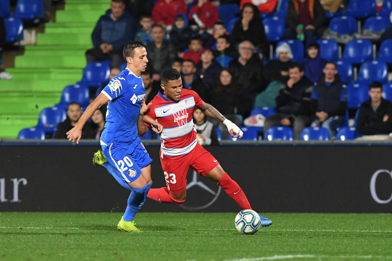 Las mejores instantáneas del choque en el Coliseum Alfonso Pérez