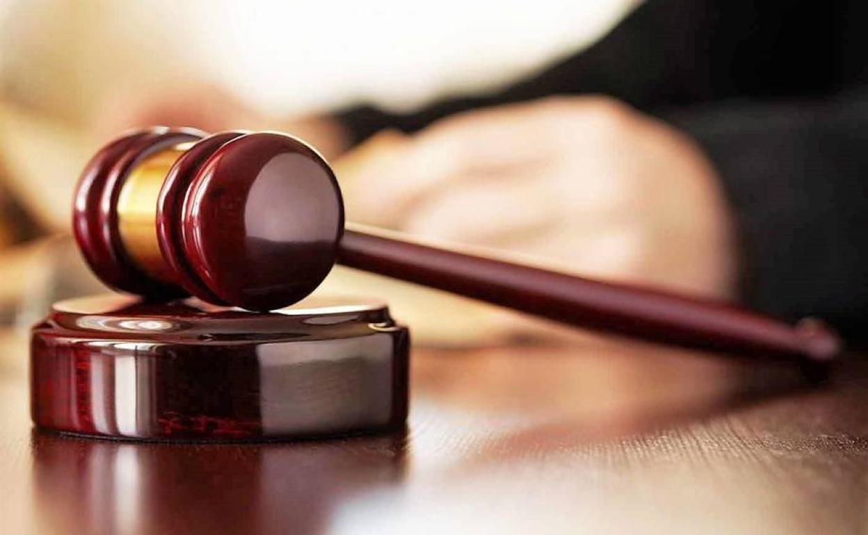 Un profesor, un policía, un ginecólogo y un abogado entre los seis acusados de violación a una adolescente en Kosovo