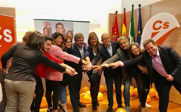 El equipo de Ciudadanos en su inicio de campaña.