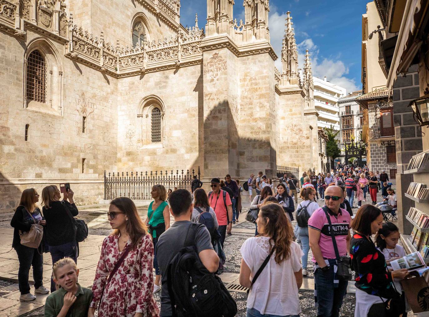 La Alcaicería, a rebosar de gente a lo largo de la jornada de hoy.