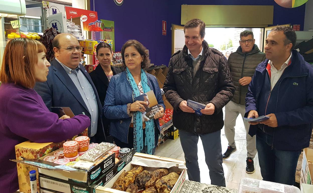 Lina García, en el centro. 