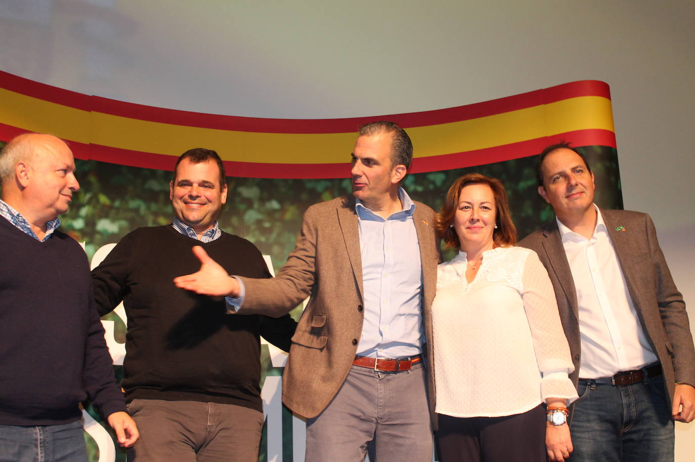 Decenas de motrileños se han congregado para recibir al político madrileño