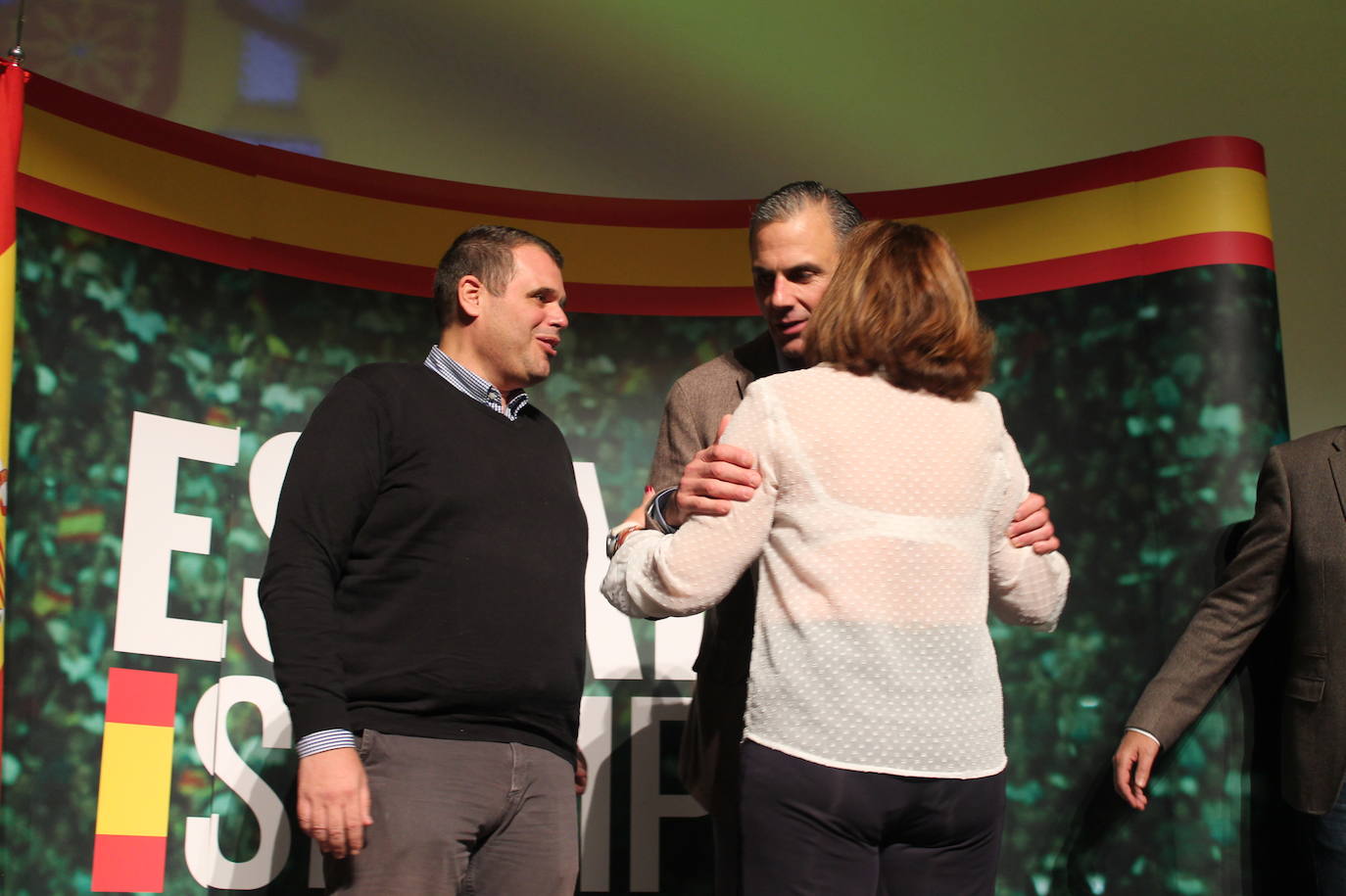 Decenas de motrileños se han congregado para recibir al político madrileño