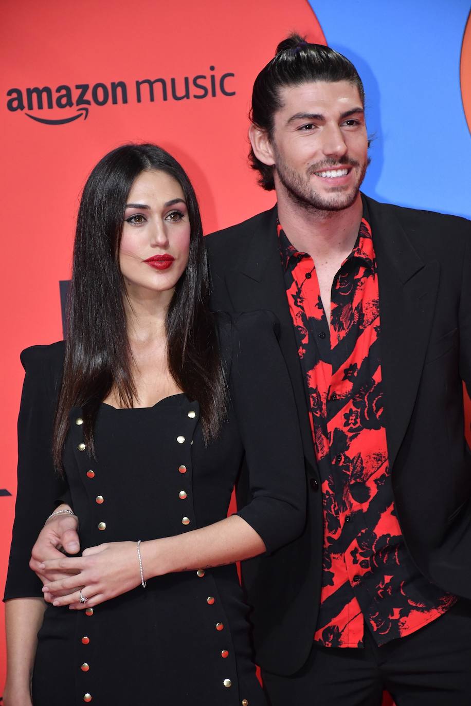 Sevilla acogió unos galardones que premiaron a la granadina Lola Índigo como Mejor Artista de España