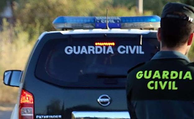 Cazan a una conductora en Granada sin carnet y con cocaína, anfetaminas, hachís y heroína en el coche