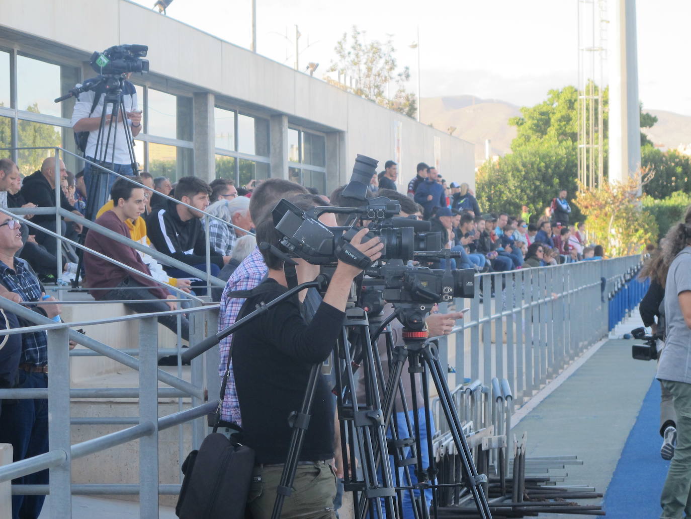 El madrileño se hizo cargo de la primera plantilla y su estreno fue ante una gran expectación
