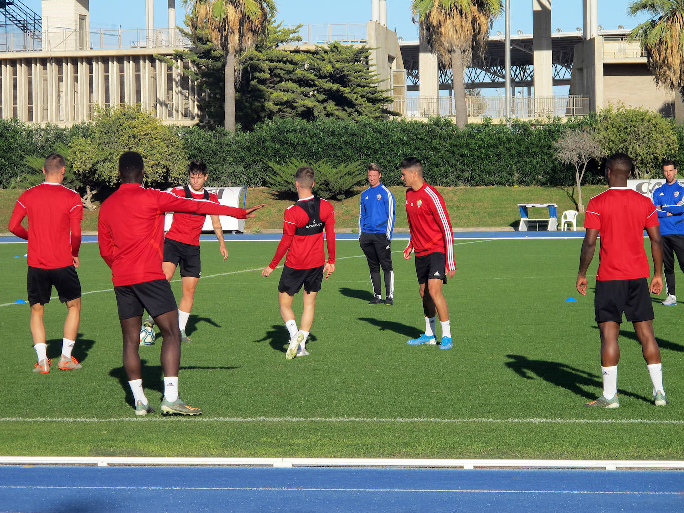 El madrileño se hizo cargo de la primera plantilla y su estreno fue ante una gran expectación