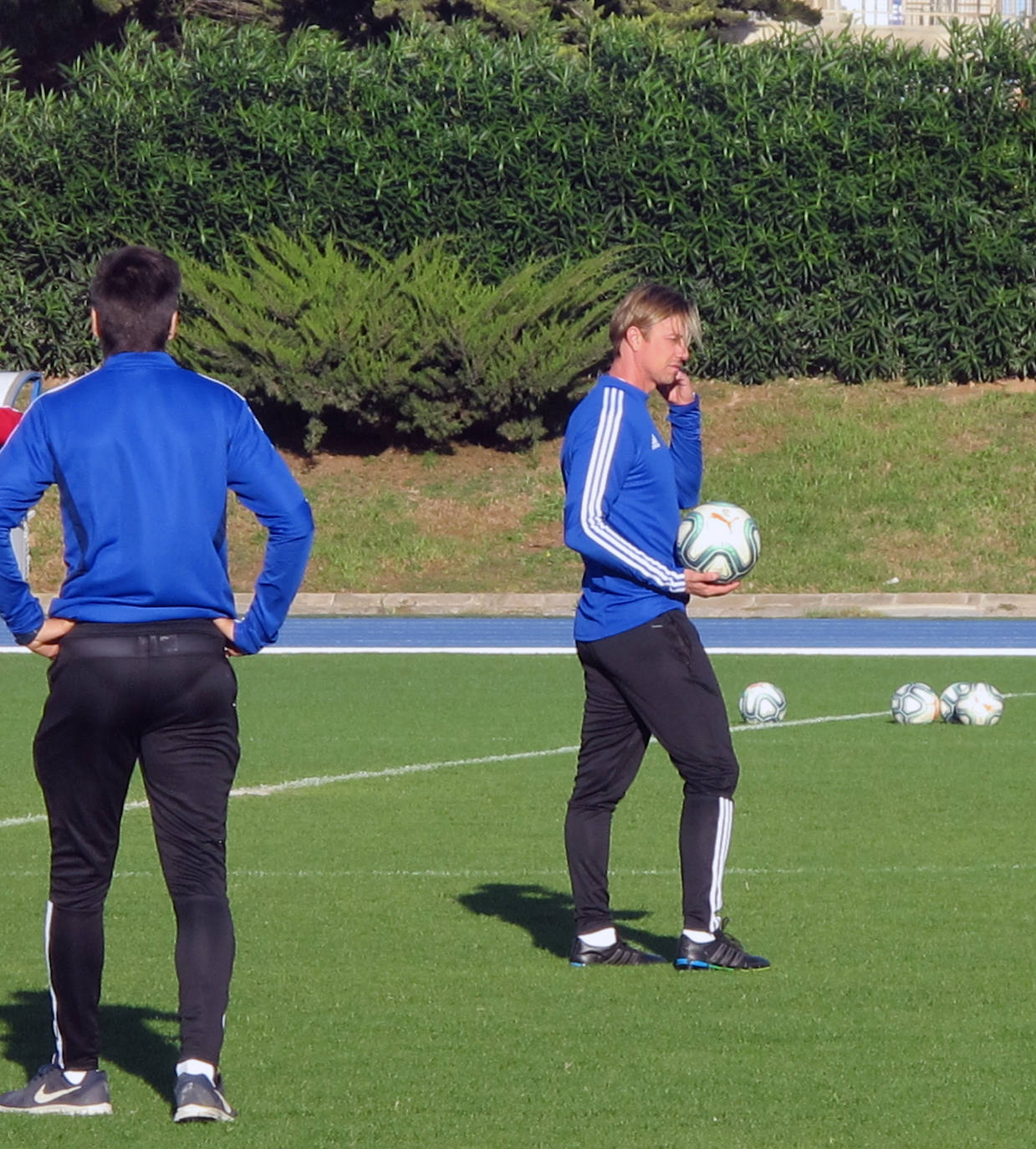 El madrileño se hizo cargo de la primera plantilla y su estreno fue ante una gran expectación